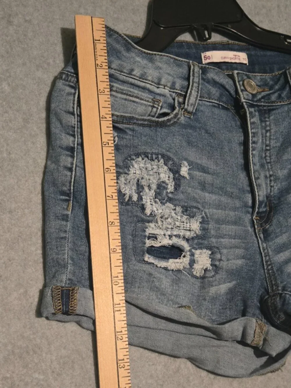 So Women's Distressed Curvy Shortie High Rise Jean Shorts Size 7/28